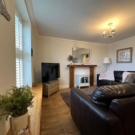 The Cosy Cottage Retreat! Perfect For Contractors, Relocators, Getaway Llantrisant  Exterior foto