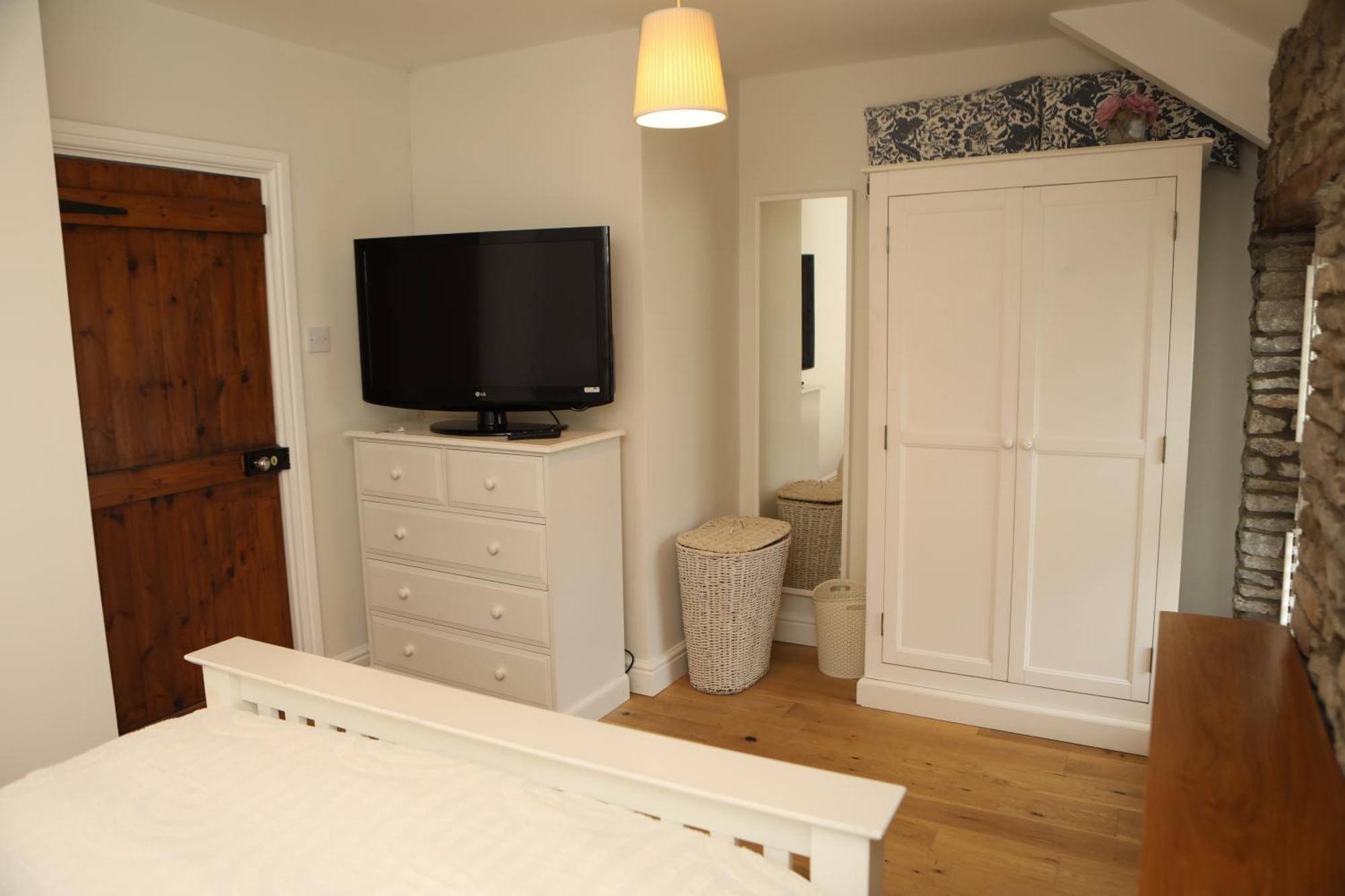 The Cosy Cottage Retreat! Perfect For Contractors, Relocators, Getaway Llantrisant  Exterior foto