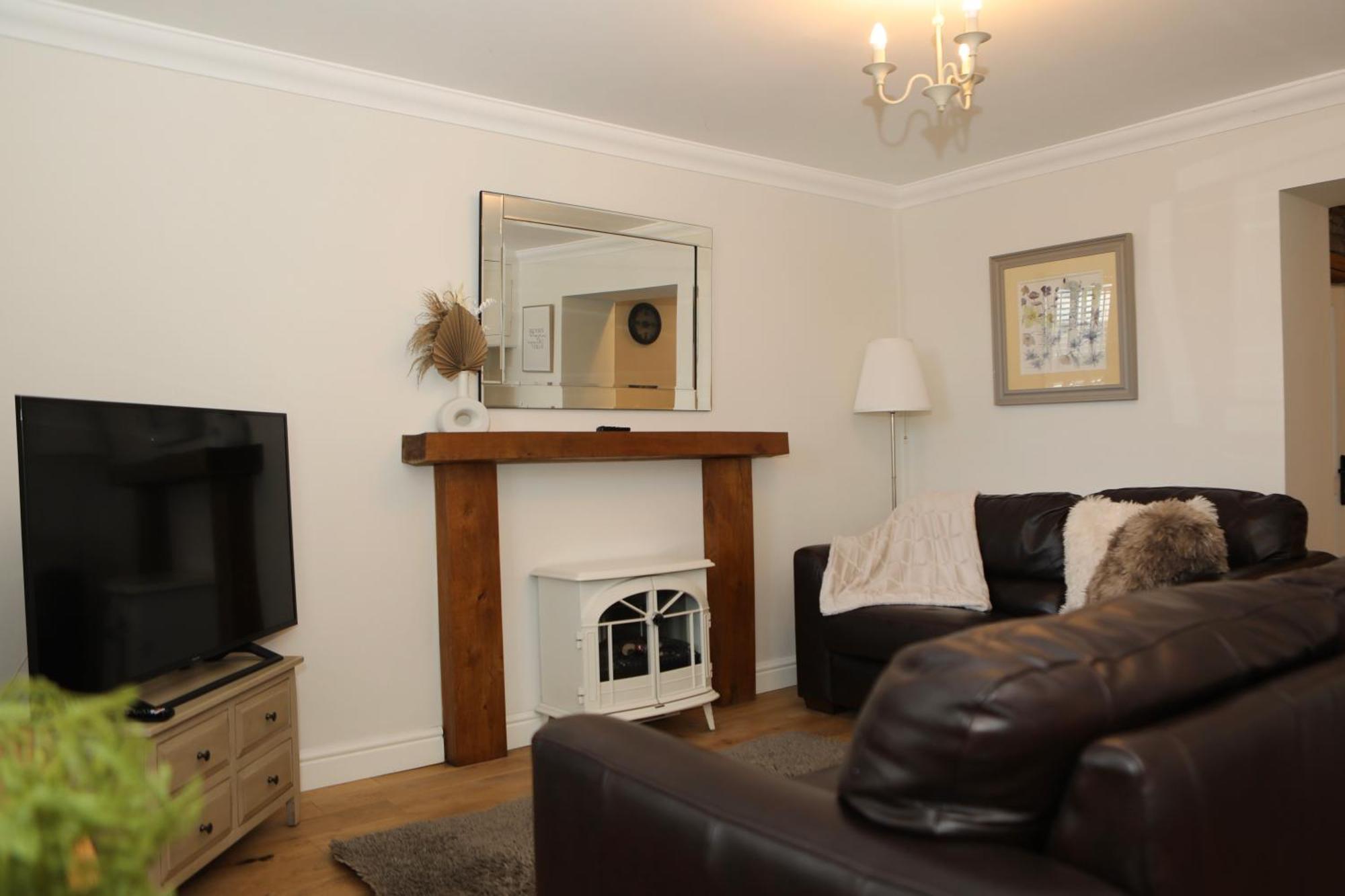 The Cosy Cottage Retreat! Perfect For Contractors, Relocators, Getaway Llantrisant  Exterior foto